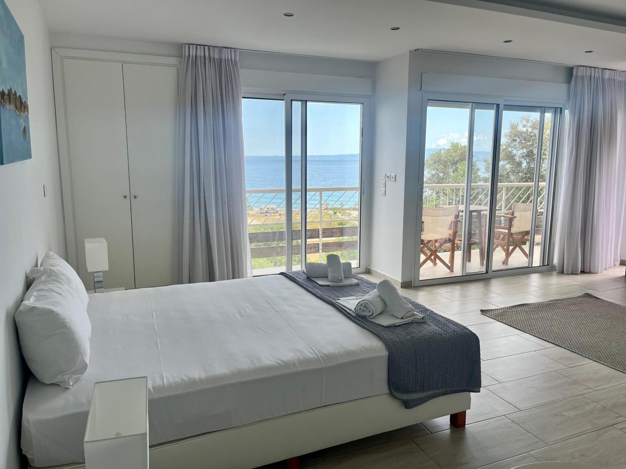 The Beach House - Apartments & Studios (Adults Only) Afytos Luaran gambar