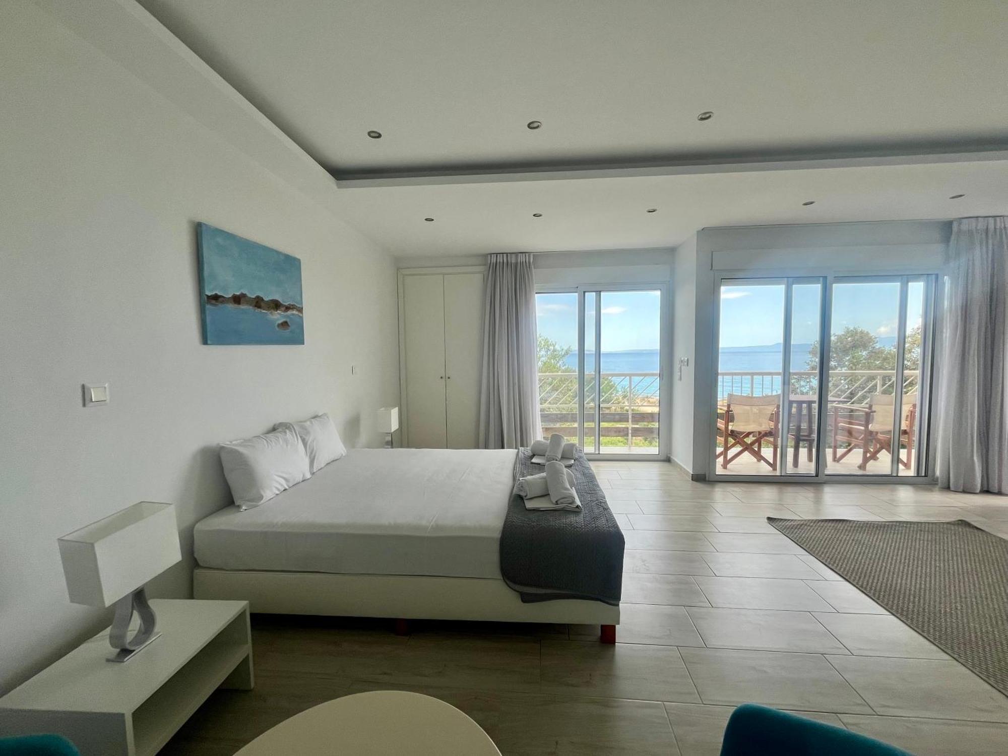 The Beach House - Apartments & Studios (Adults Only) Afytos Luaran gambar