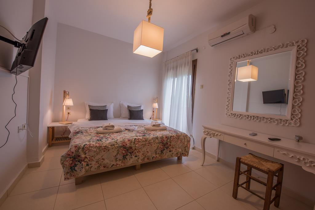 The Beach House - Apartments & Studios (Adults Only) Afytos Luaran gambar